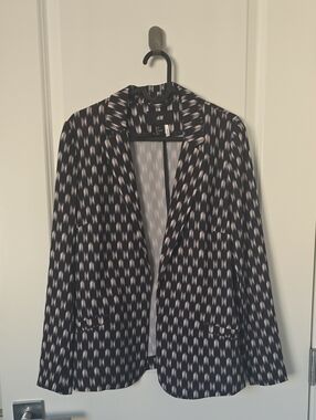 H&M Black and White Patterned Blazer